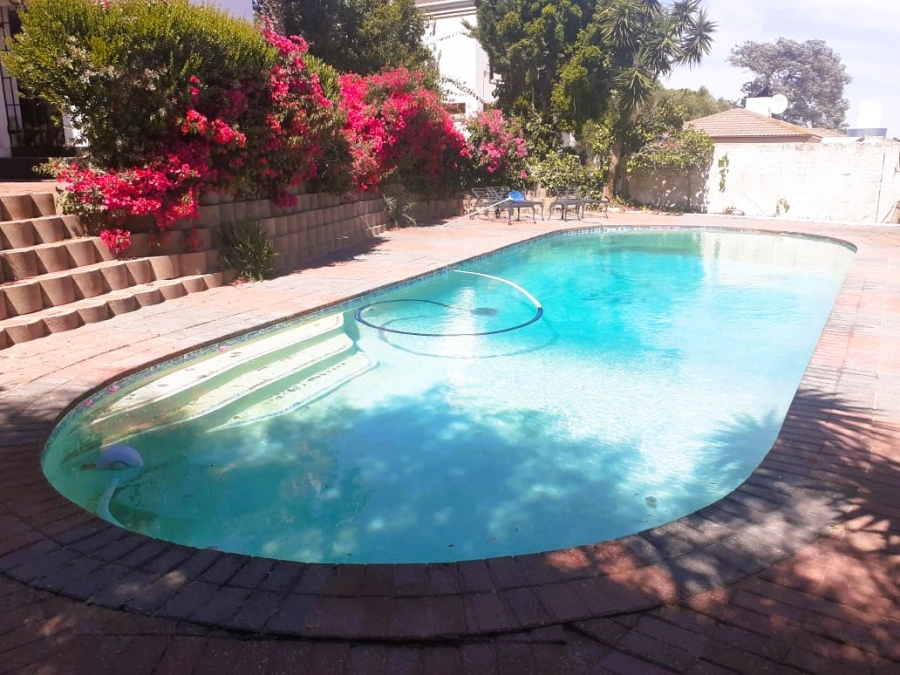 To Let 2 Bedroom Property for Rent in Country Club Western Cape